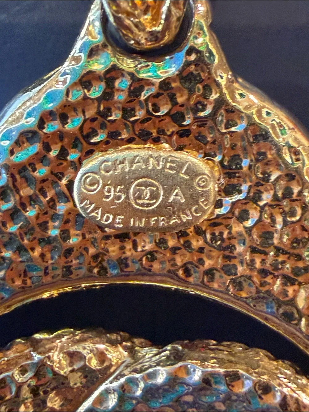 CHANEL RARE Gold-Plate Gripoix Pendant Necklace